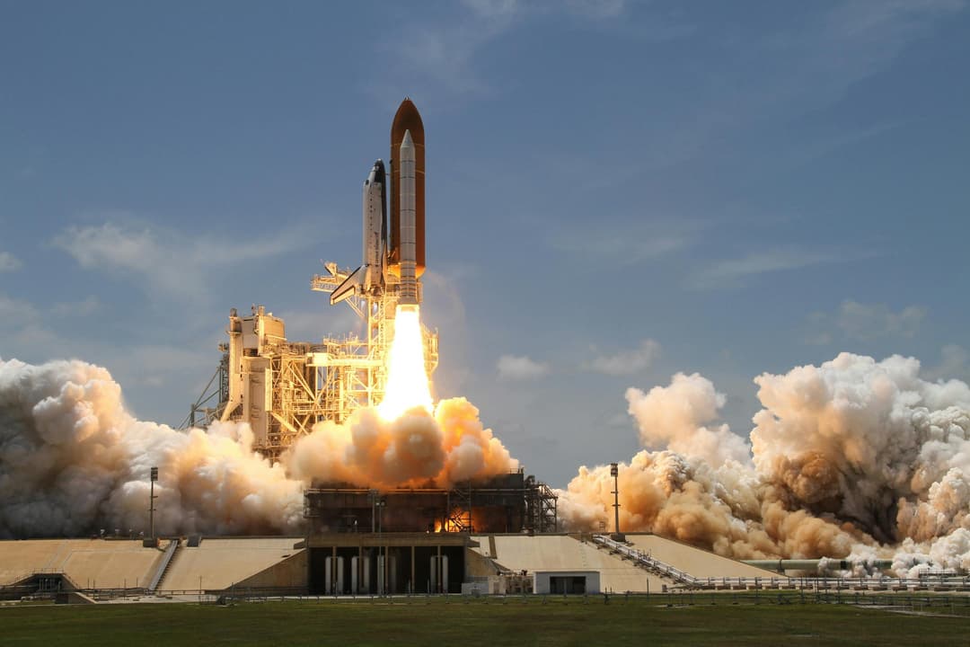 https://a.storyblok.com/f/302737/3000x2000/4c648462fa/cape_canaveral_florida.jpg