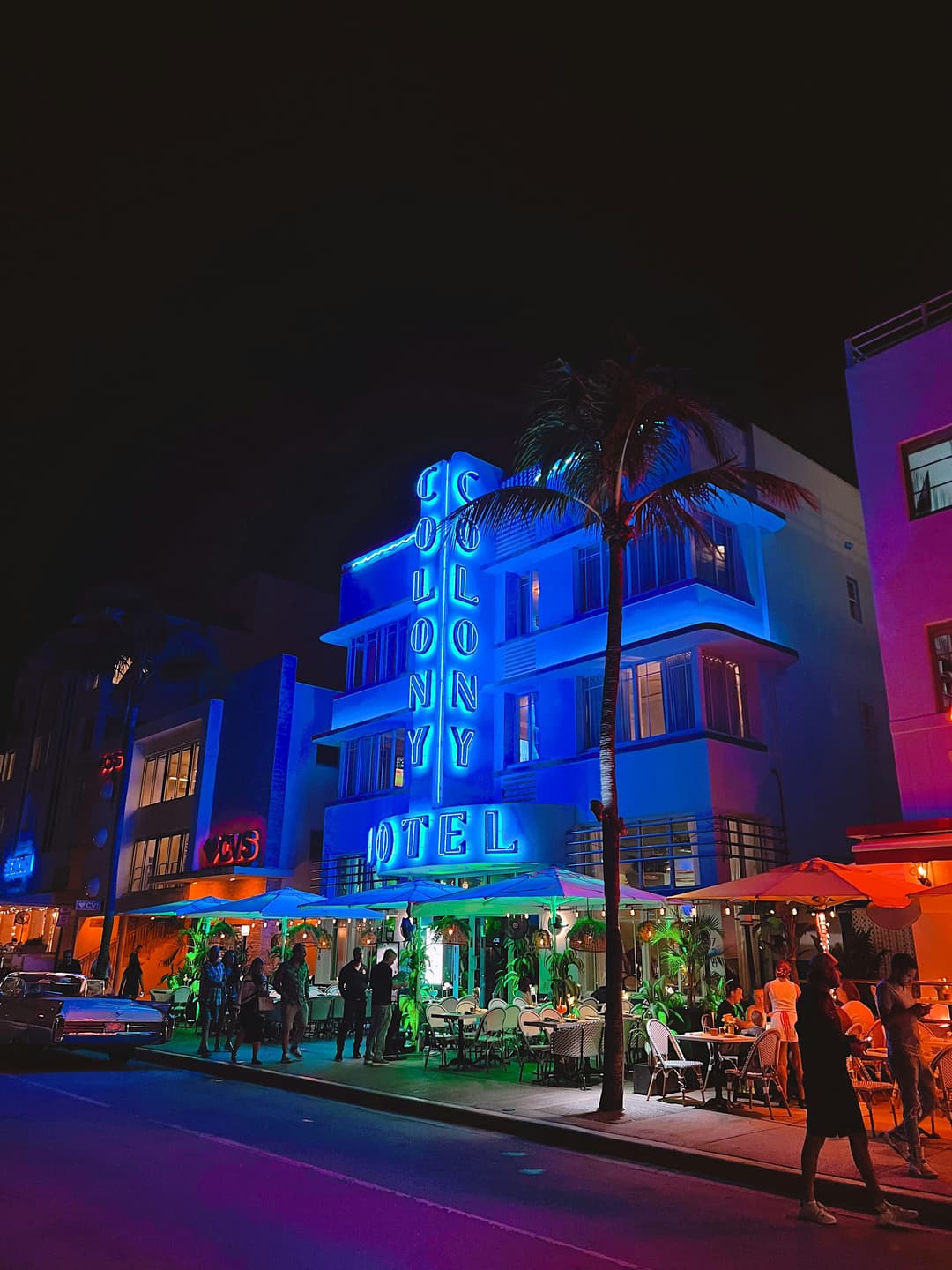 https://a.storyblok.com/f/302737/3024x4032/93782b1755/miami_beach_nightview.jpg
