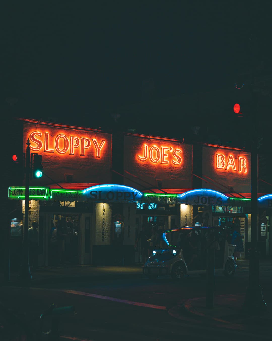 https://a.storyblok.com/f/302737/3253x4066/12dd8965c3/key_wets_sloppy_joes_florida.jpg