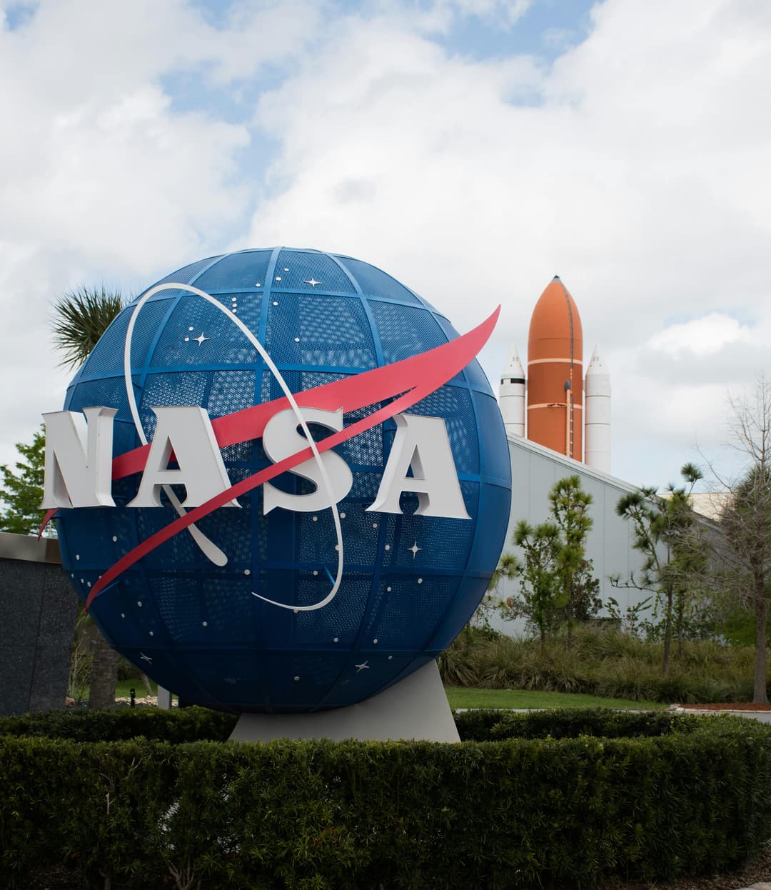 https://a.storyblok.com/f/302737/3572x4120/7278f3d6ad/nasa_florida.jpg