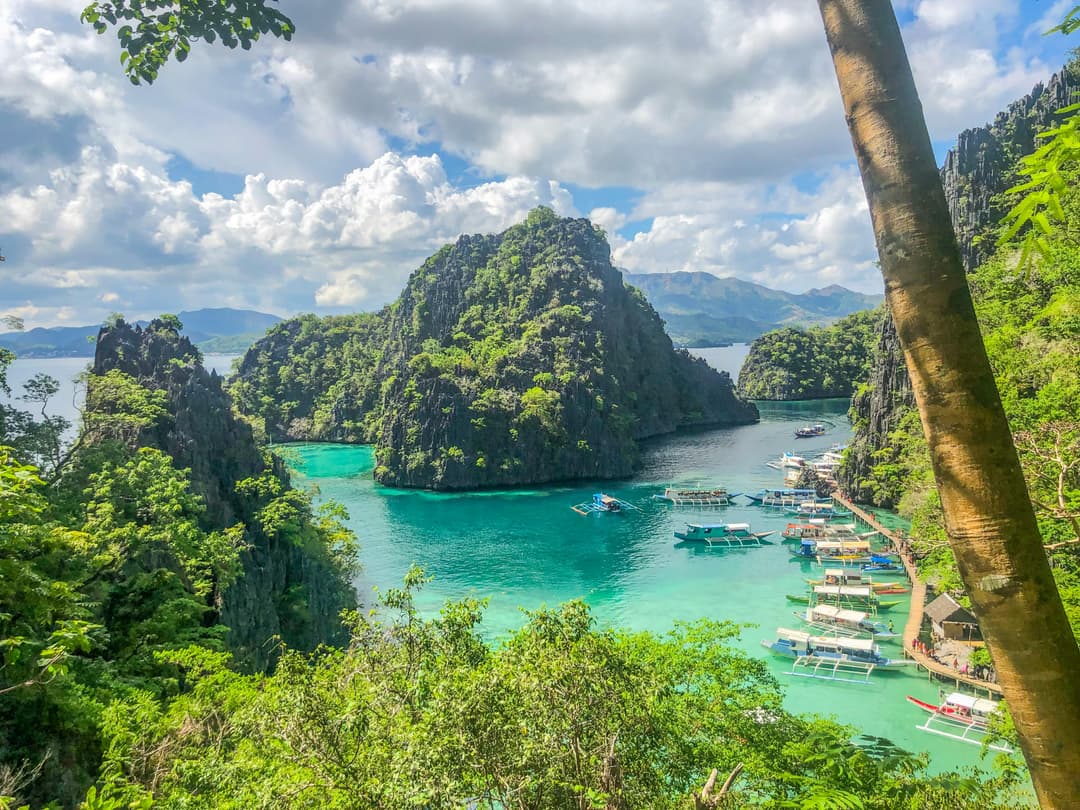 https://a.storyblok.com/f/302737/4032x3024/1a2d6f0572/philippines_elnido01.jpg