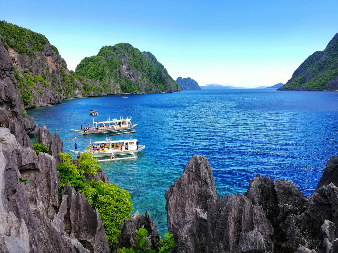 https://a.storyblok.com/f/302737/4608x3456/860c35e675/philippines_elnido_bayview.jpg