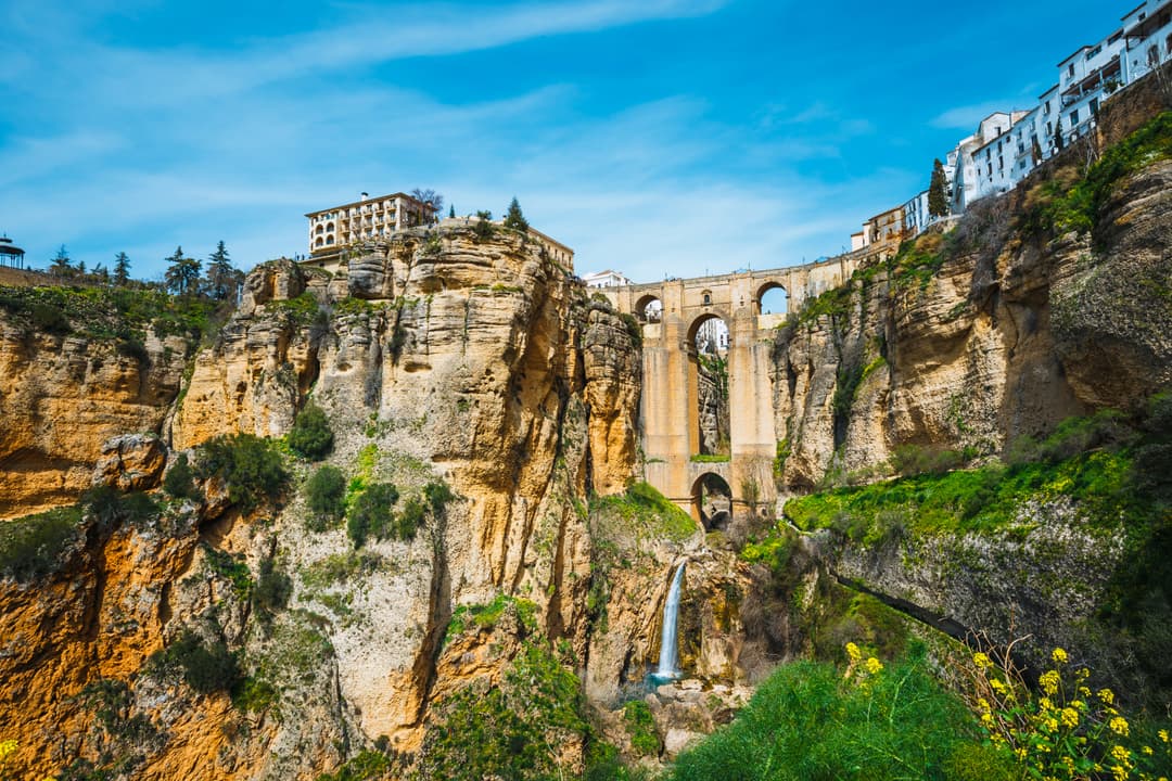https://a.storyblok.com/f/302737/5472x3648/14bfdb8c83/ronda_1_shutterstock_1089837206.jpg