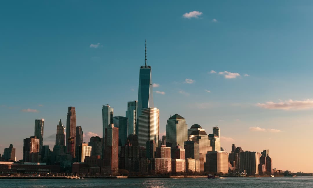 https://a.storyblok.com/f/302737/6000x3601/07b160e8d6/nyc_overview.jpg