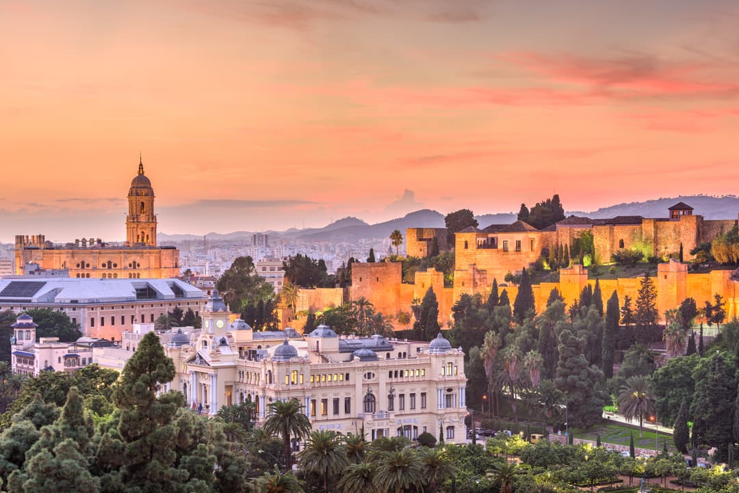 https://a.storyblok.com/f/302737/7360x4912/4444163d12/malaga_1_shutterstock_1509065198.jpg