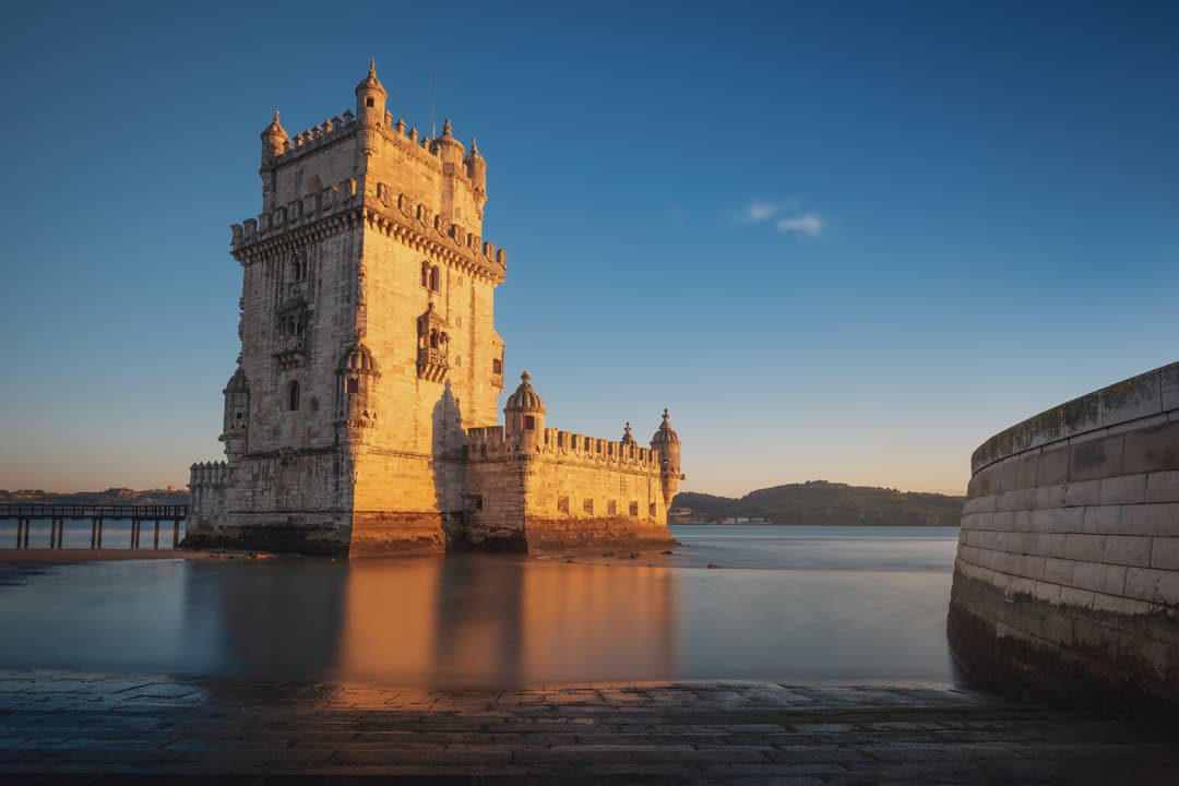 https://a.storyblok.com/f/302737/7952x5304/42a9df5d12/belem_1_shutterstock_2231371957.jpg